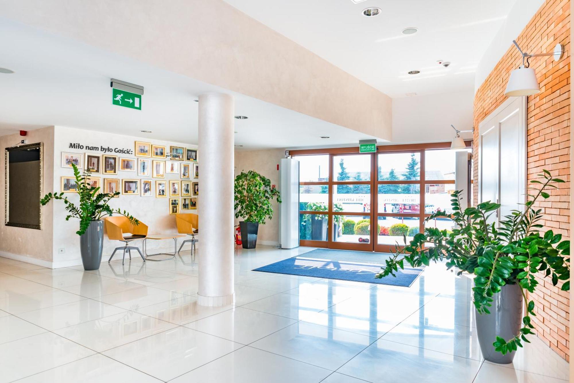 Hotel Kristoff Łaszków Kültér fotó