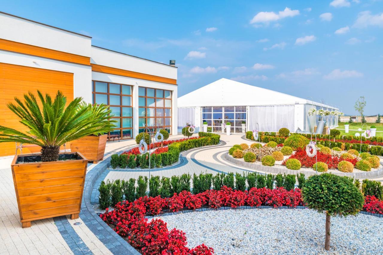 Hotel Kristoff Łaszków Kültér fotó