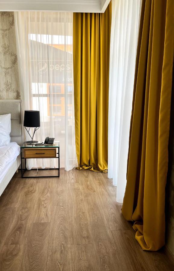 Hotel Kristoff Łaszków Kültér fotó
