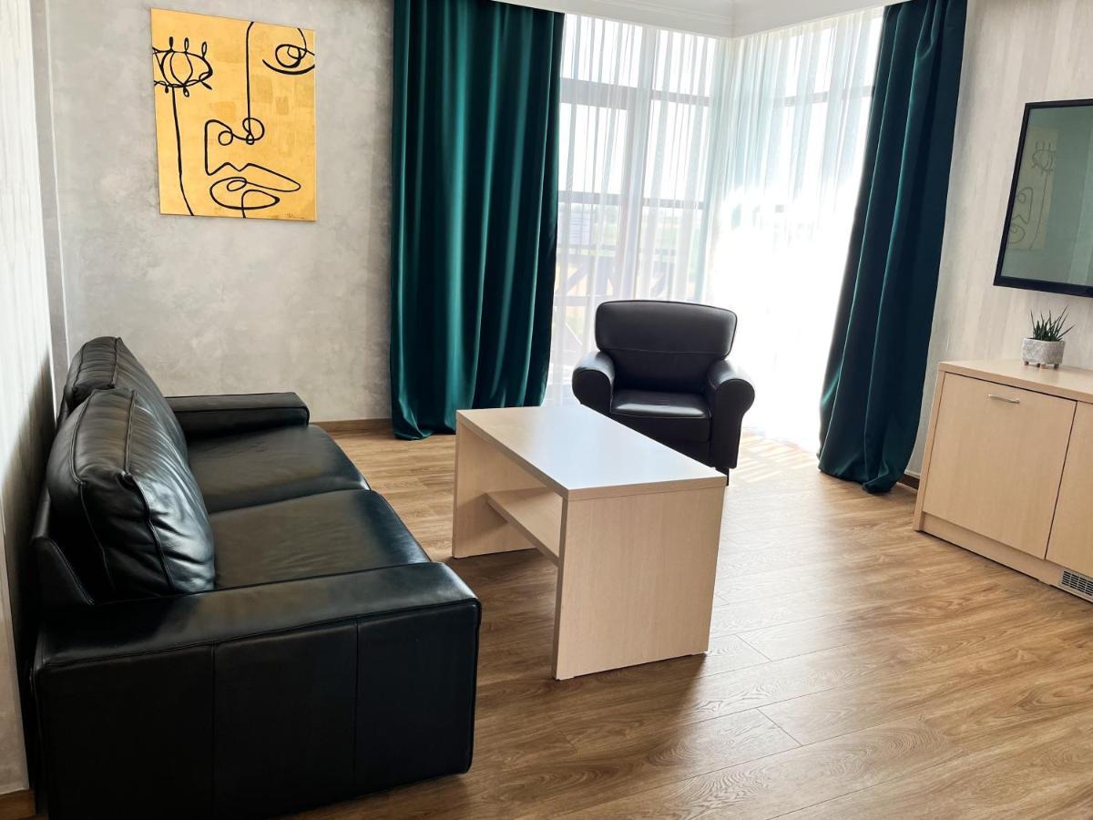 Hotel Kristoff Łaszków Kültér fotó