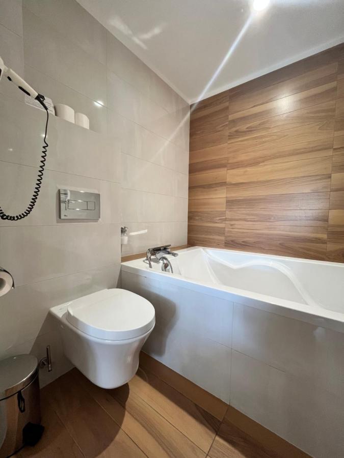 Hotel Kristoff Łaszków Kültér fotó