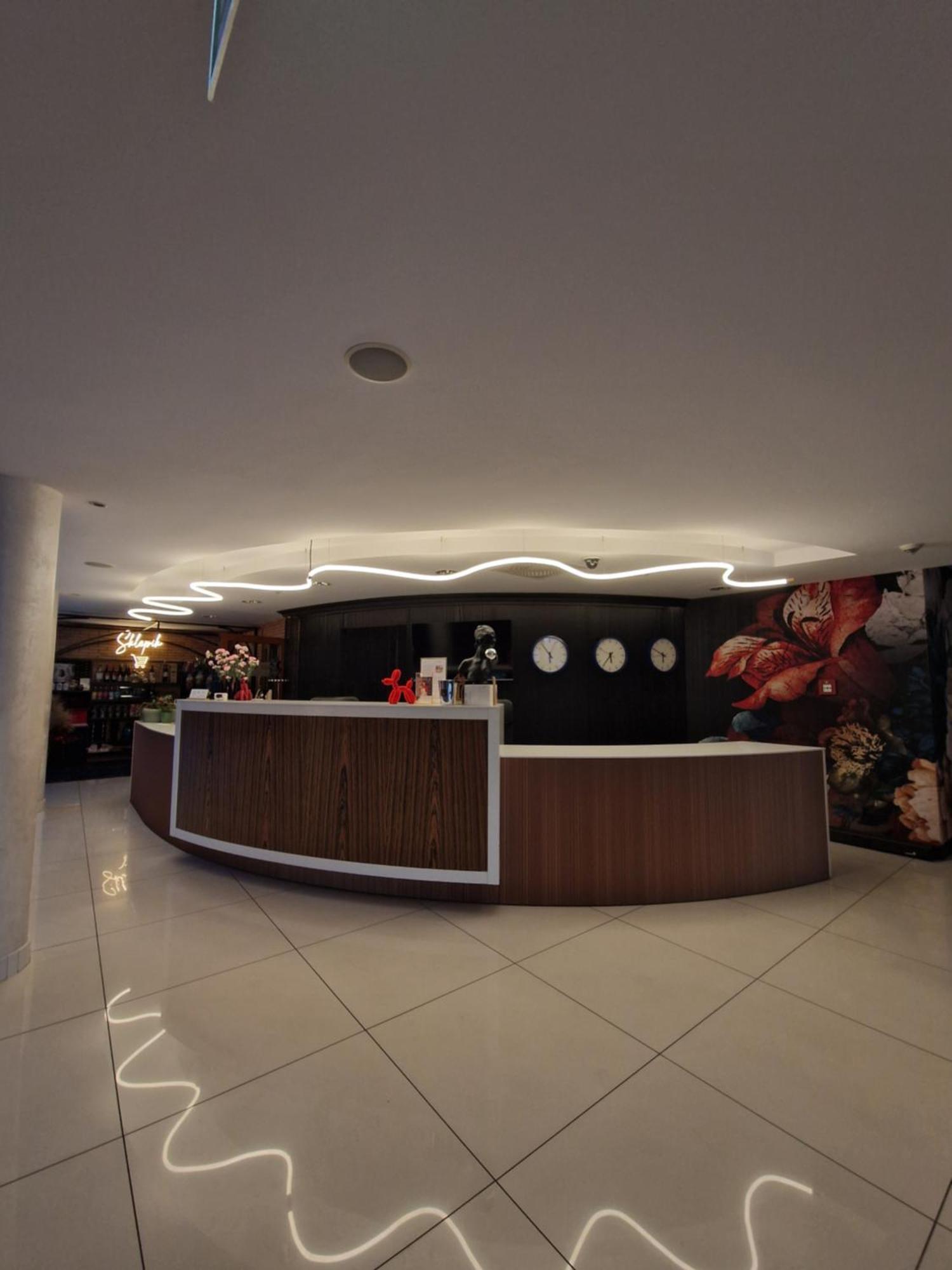 Hotel Kristoff Łaszków Kültér fotó